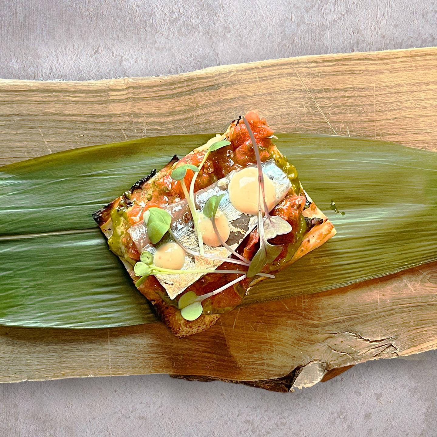 Foto del plato TOSTA DE SARDINA AHUMADA