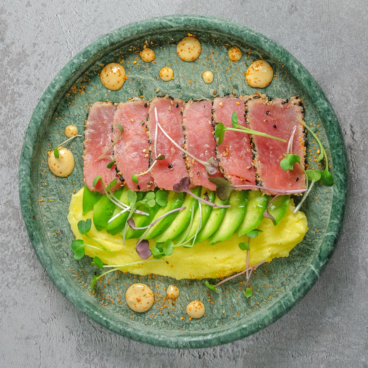 Foto del plato TATAKI DE ATÚN SALVAJE