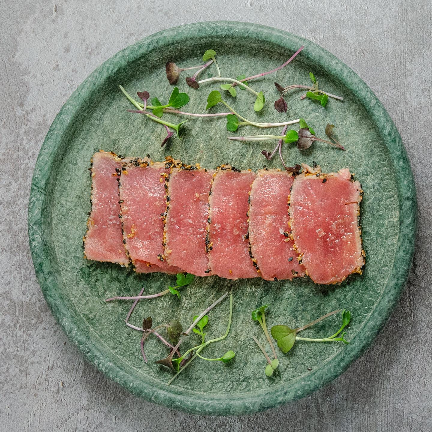 Foto del plato TATAKI DE ATÚN SALVAJE